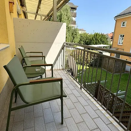 Fresh Upstairs & Free Parking Lejlighed *