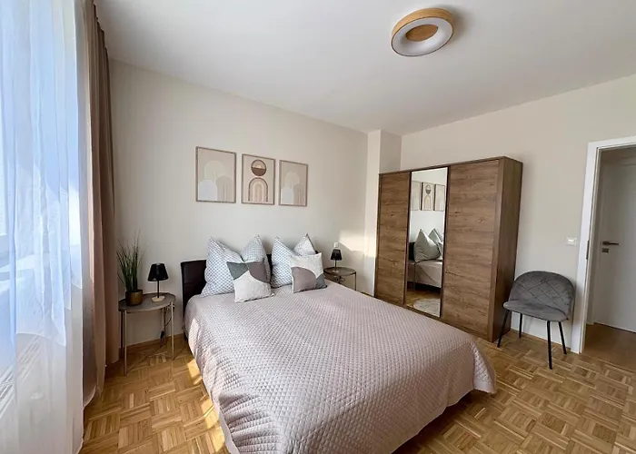 아파트 Fresh Upstairs & Free Parking 그라츠