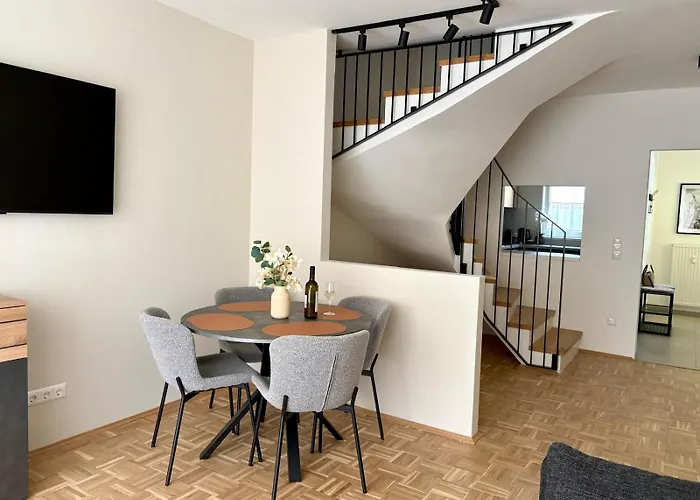 شقة Fresh Upstairs & Free Parking